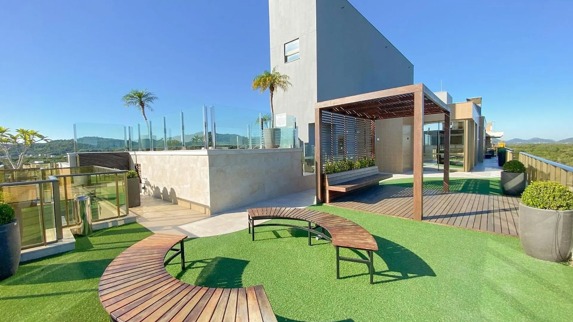 Jurere Internacional 2 Suites Lindo Completo フロリアノポリス