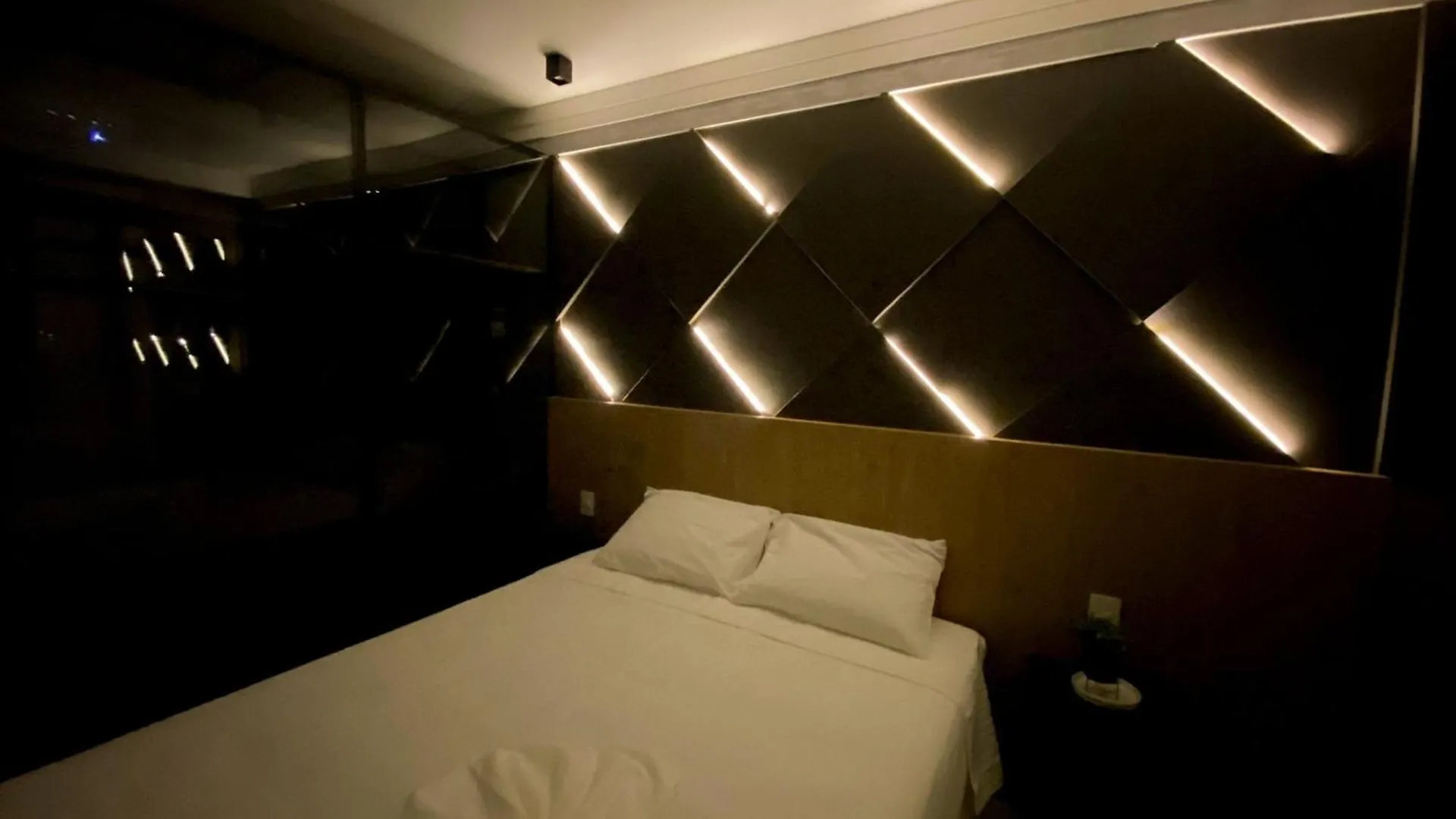 Jurere Internacional 2 Suites Lindo Completo フロリアノポリス