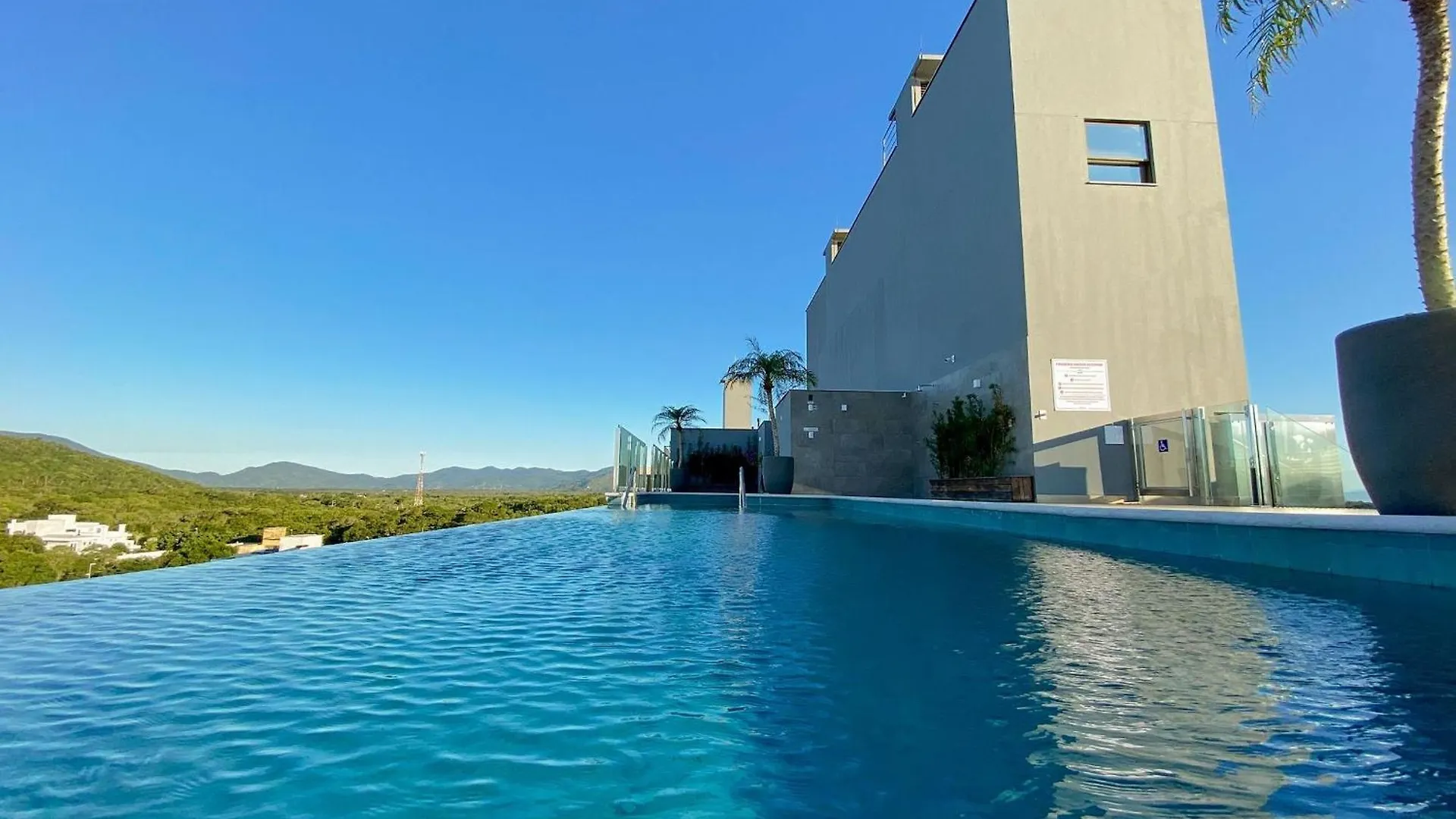 Jurere Internacional 2 Suites Lindo Completo フロリアノポリス アパート
