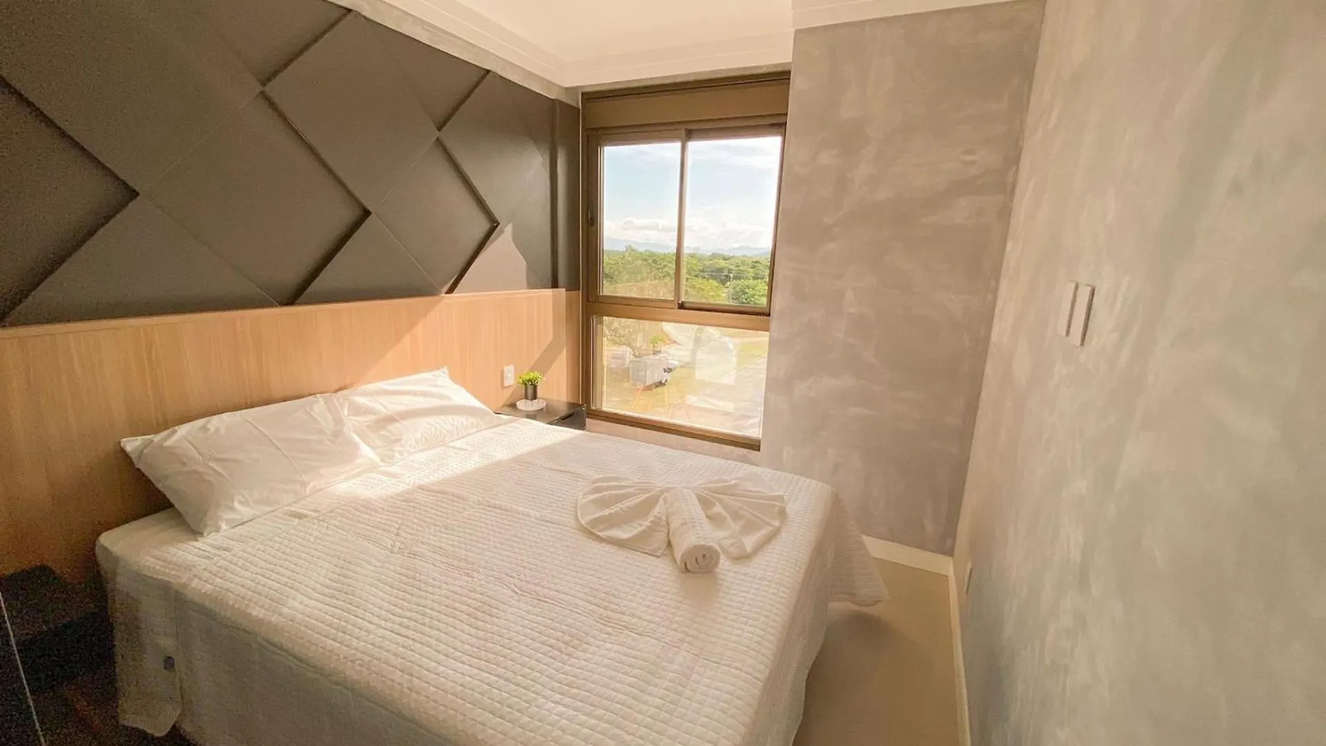 Jurere Internacional 2 Suites Lindo Completo フロリアノポリス アパート